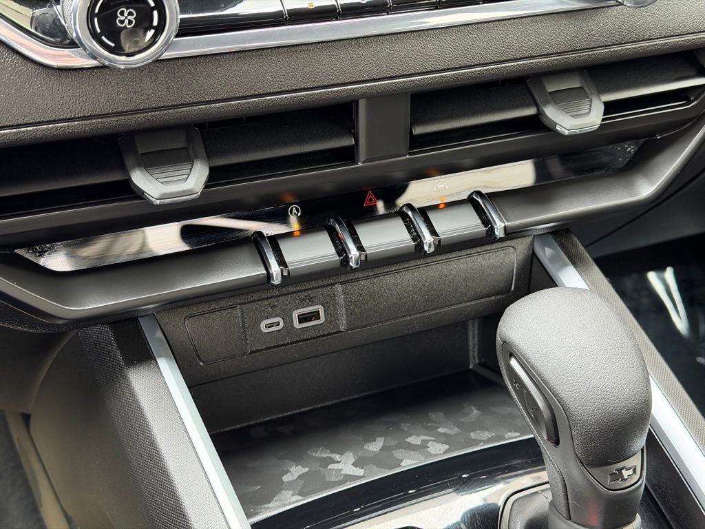 Used 2024 Chevrolet Colorado Trail Boss w/ Technology Package image 14