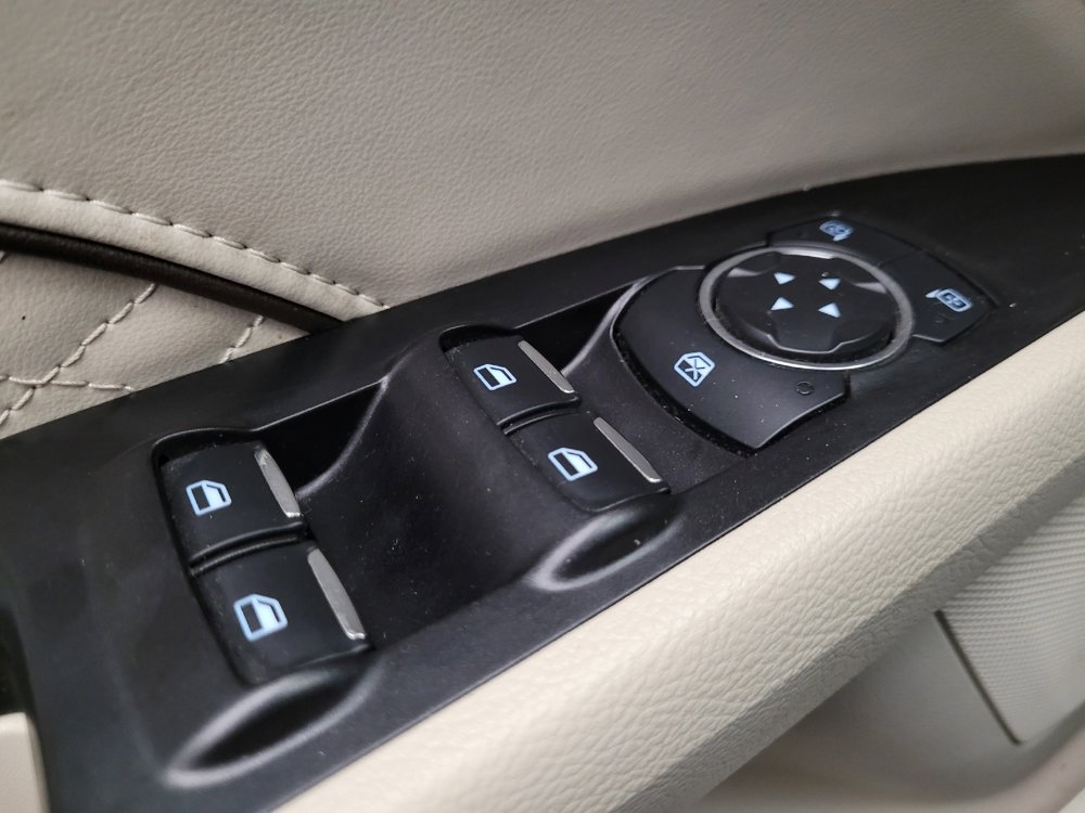 Used 2017 Ford Fusion Platinum image 27