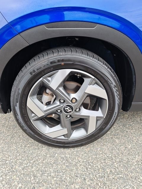 Used 2023 Hyundai Venue SEL image 3