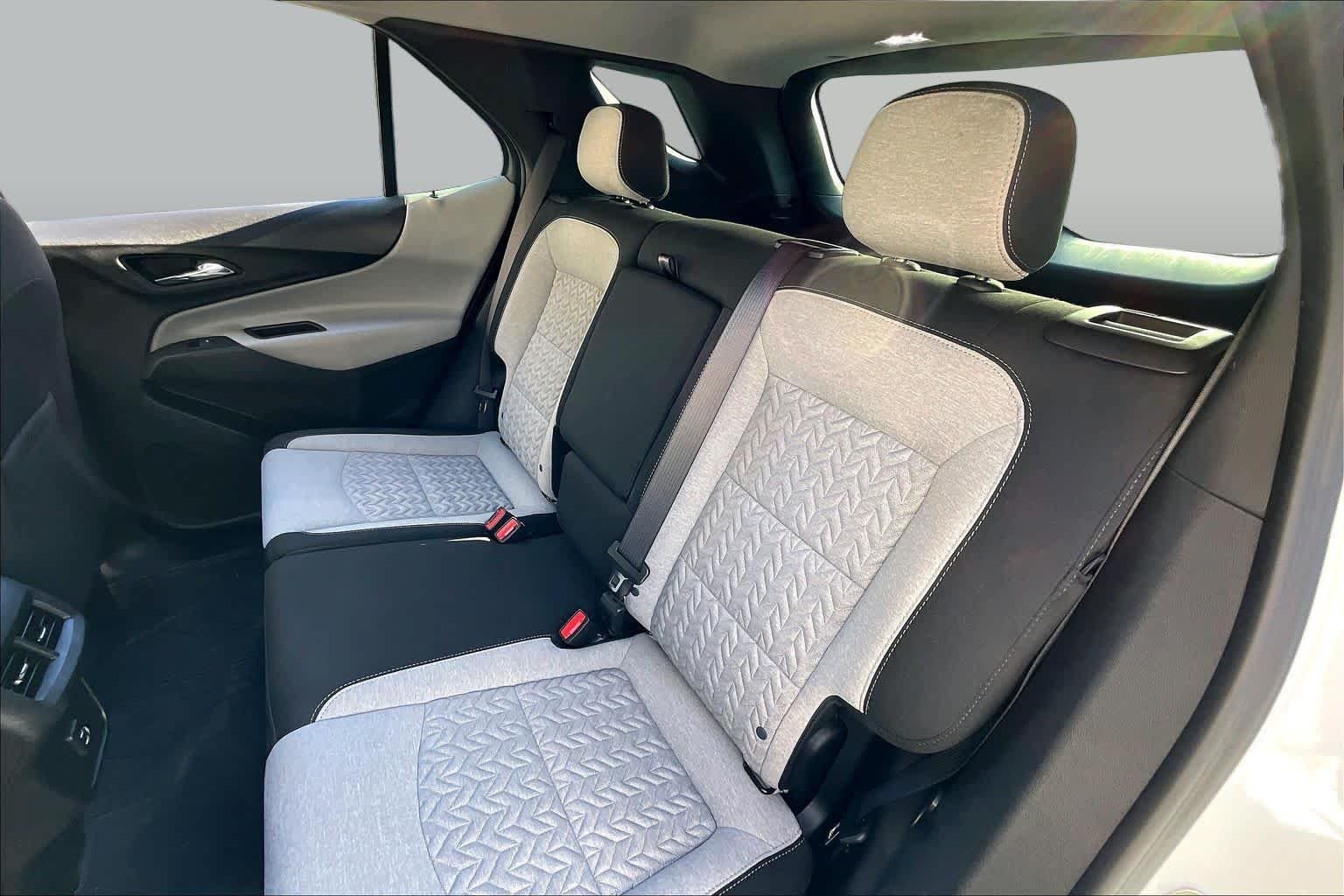 Used 2023 Chevrolet Equinox LS w/ Midnight Edition FWD image 19
