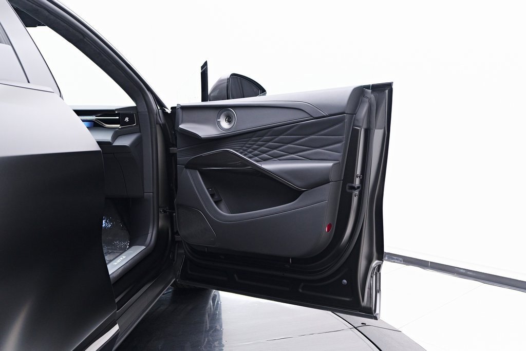 Used 2025 Lotus Eletre image 44