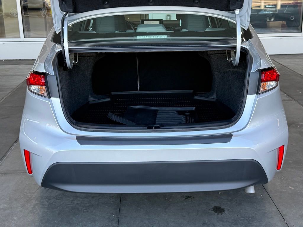 Certified 2025 Toyota Corolla LE image 15