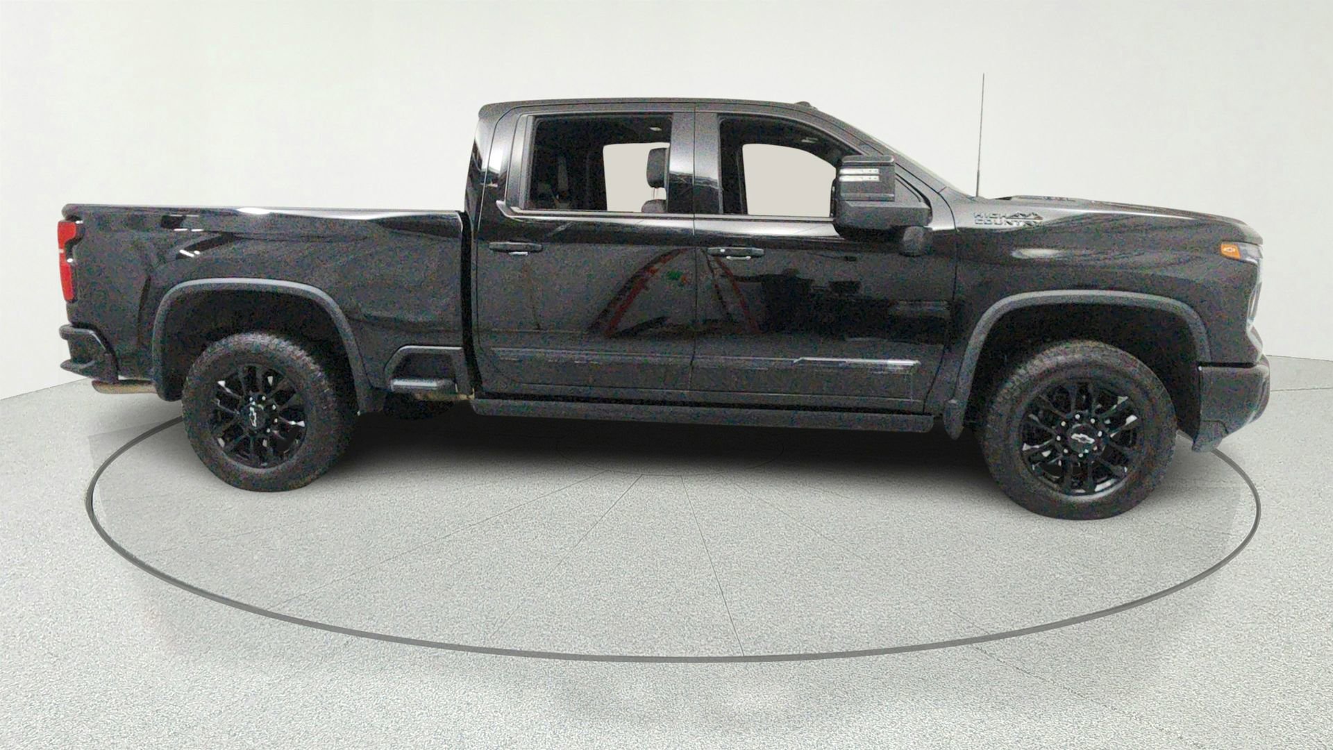 Used 2025 Chevrolet Silverado 2500 High Country w/ Midnight Edition AWD/4WD image 6