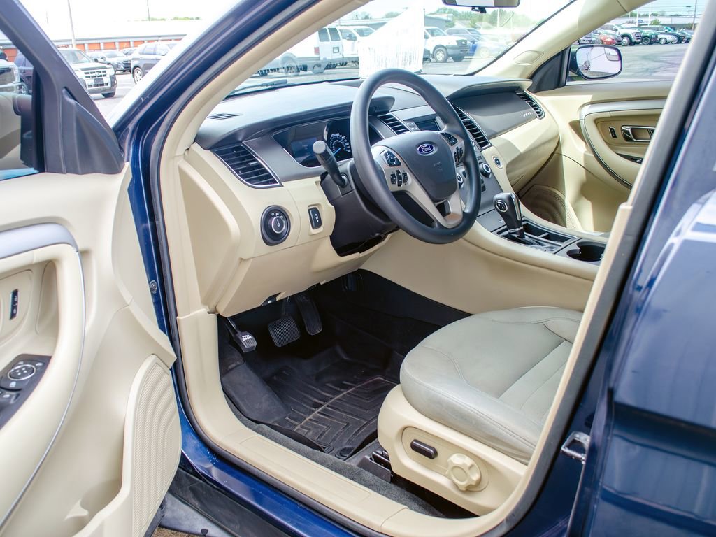 Used 2017 Ford Taurus SE FWD image 27