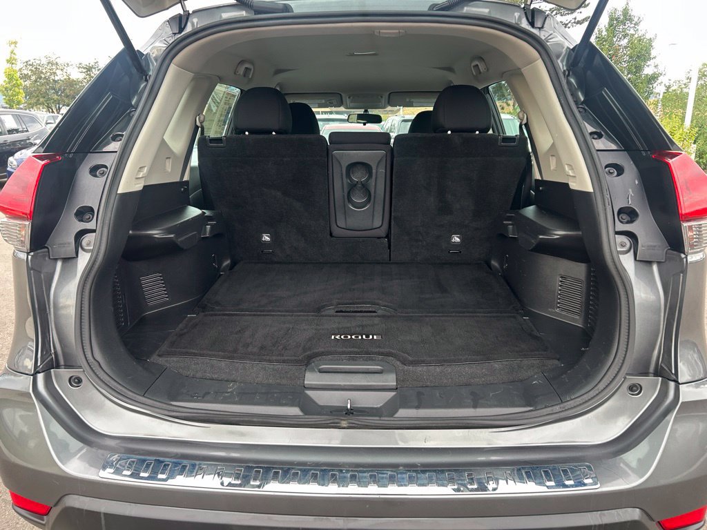 Used 2018 Nissan Rogue S AWD/4WD image 18