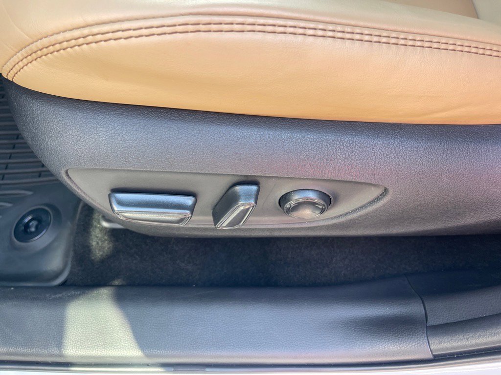 Used 2024 Toyota RAV4 XLE Premium image 9