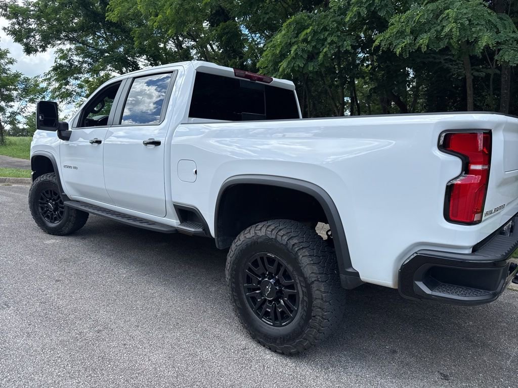 Used 2024 Chevrolet Silverado 2500 ZR2 w/ Technology Package AWD/4WD image 3