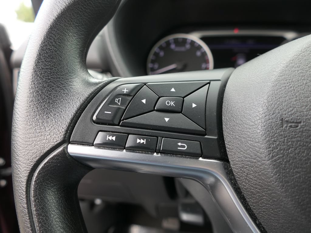Used 2024 Nissan Sentra SV FWD image 11