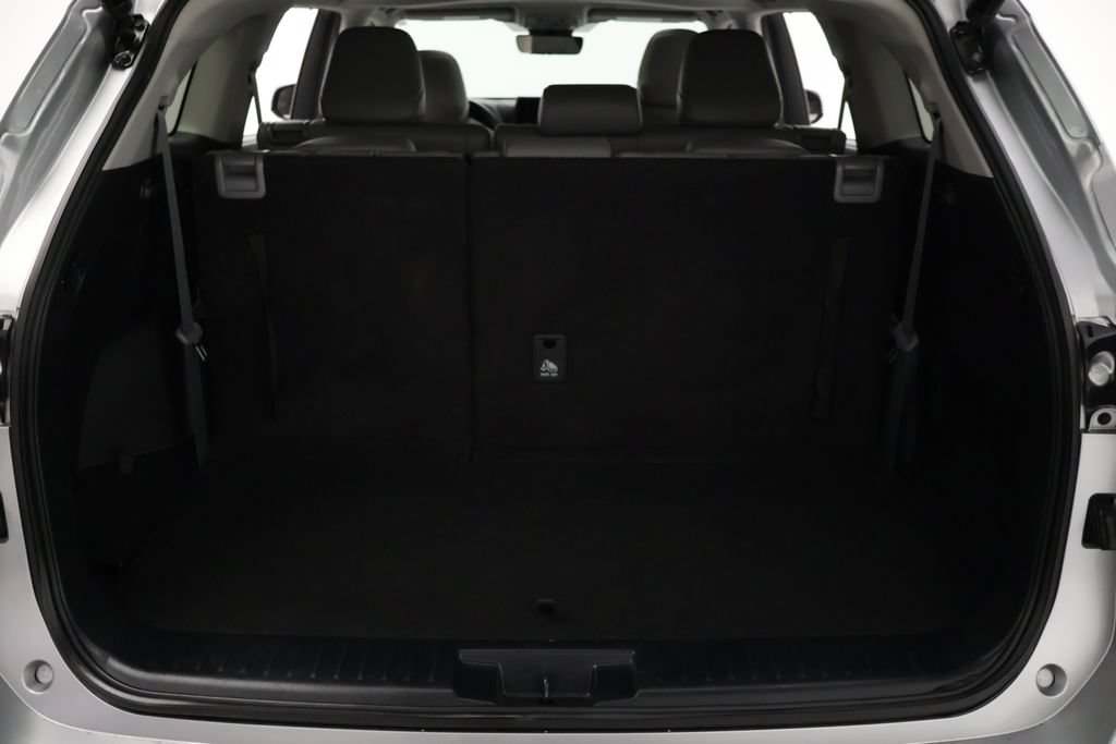 Used 2023 Toyota Highlander XLE FWD image 22