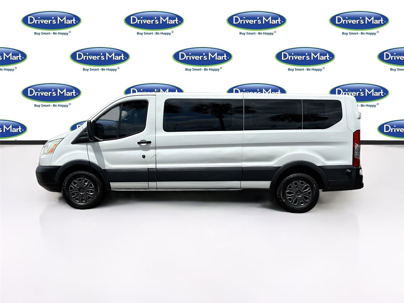 Used 2017 Ford Transit 350 XLT RWD image 4