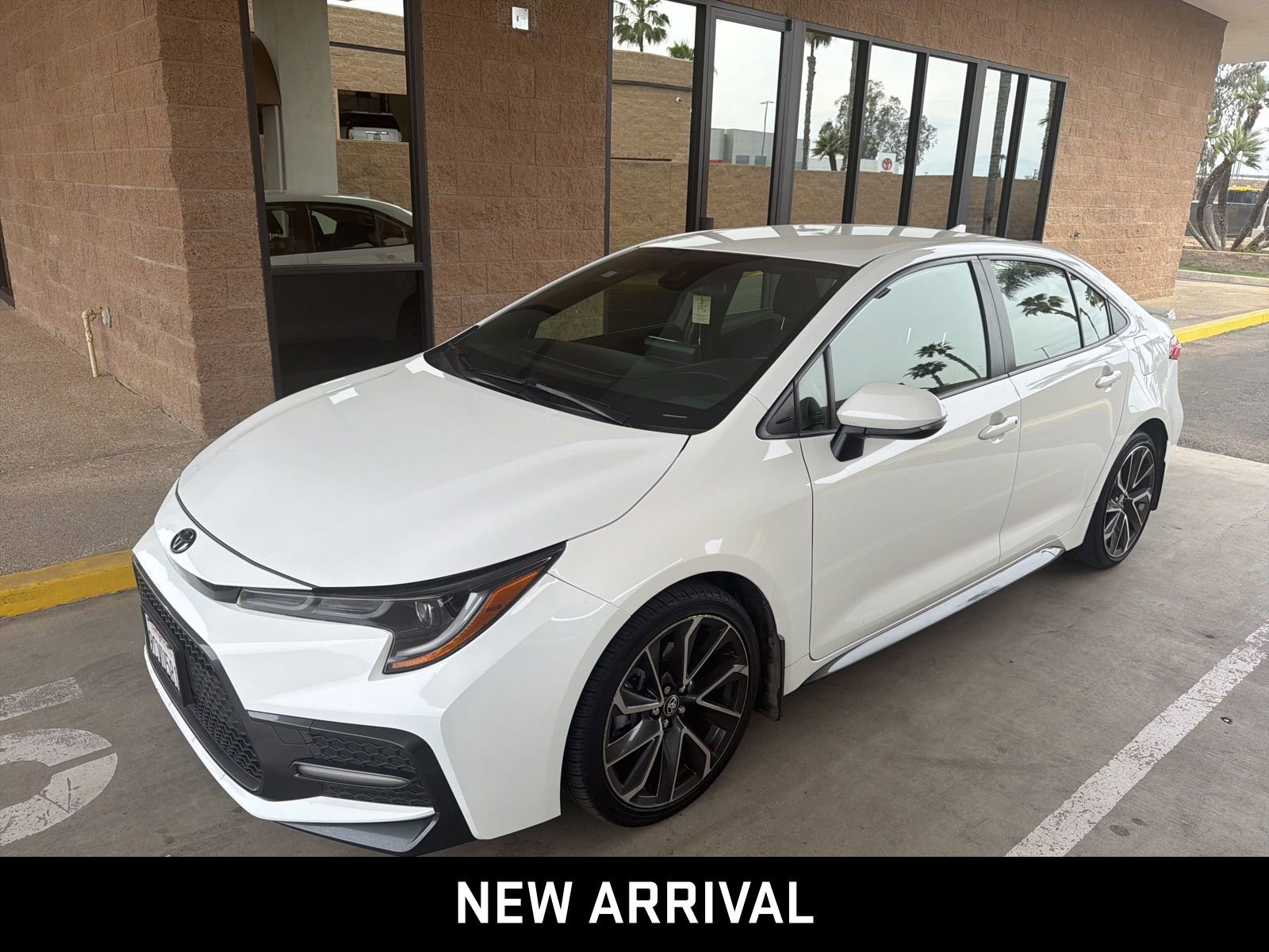 Used 2022 Toyota Corolla SE w/ Carpet Mat Package (TMS) image 1