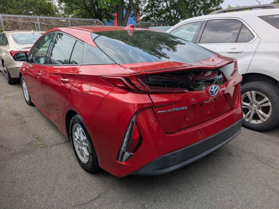 Used 2018 Toyota Prius Prime Premium w/ Carpet Mat Package FWD image 6