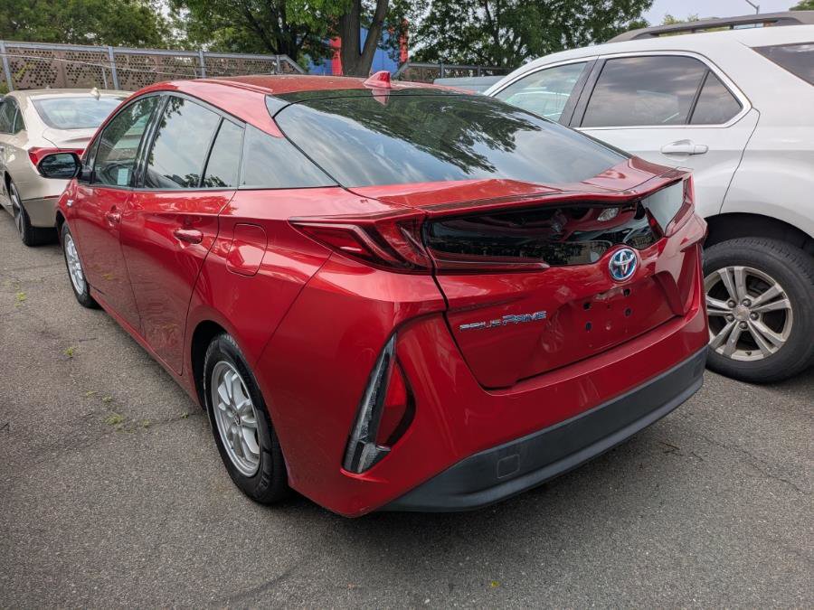 Used 2018 Toyota Prius Prime Premium w/ Carpet Mat Package image 6