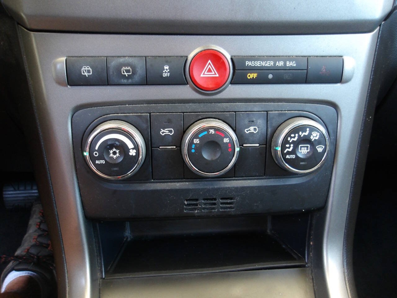 Used 2014 Chevrolet Captiva Sport LS FWD image 13