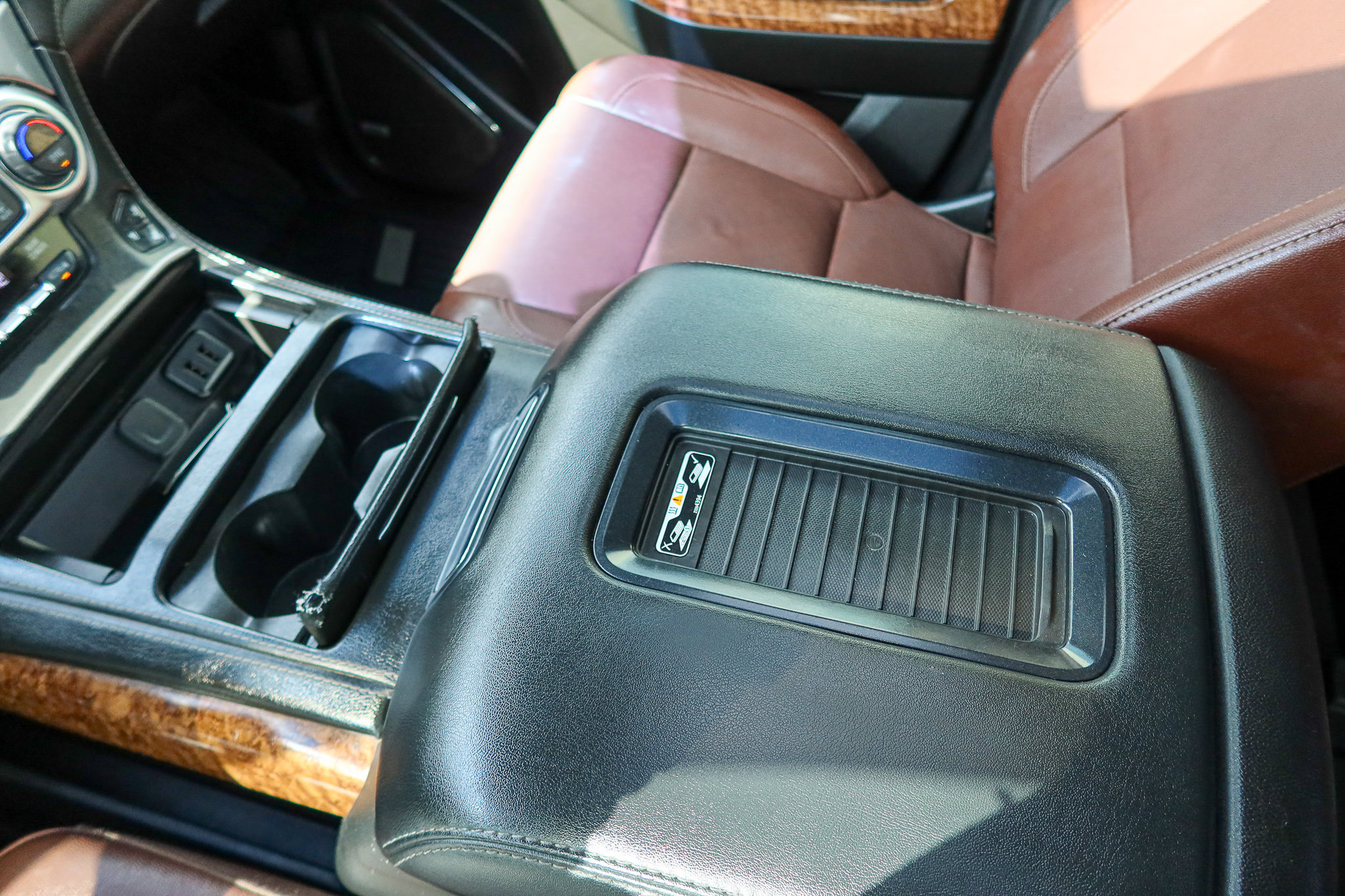 Used 2019 Chevrolet Tahoe Premier w/ Premier Plus Edition AWD/4WD image 21