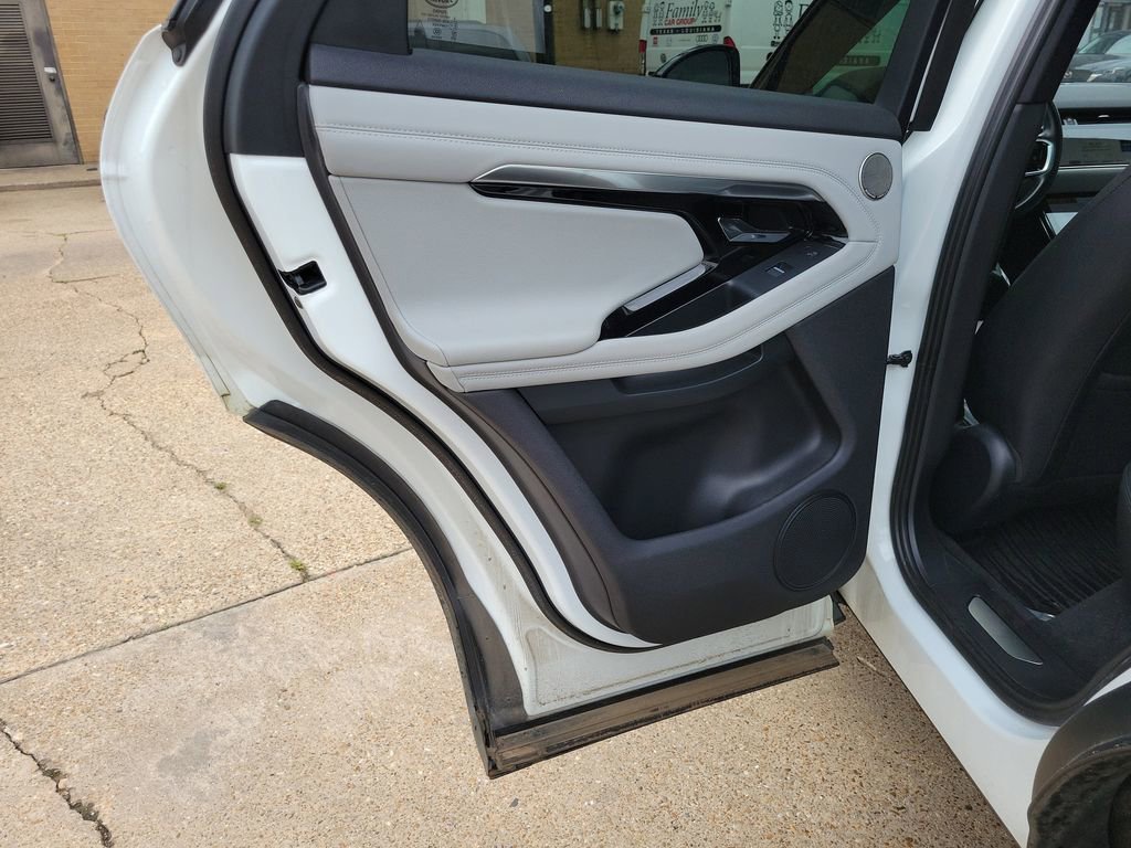 Used 2022 Land Rover Range Rover Evoque R-Dynamic SE image 7