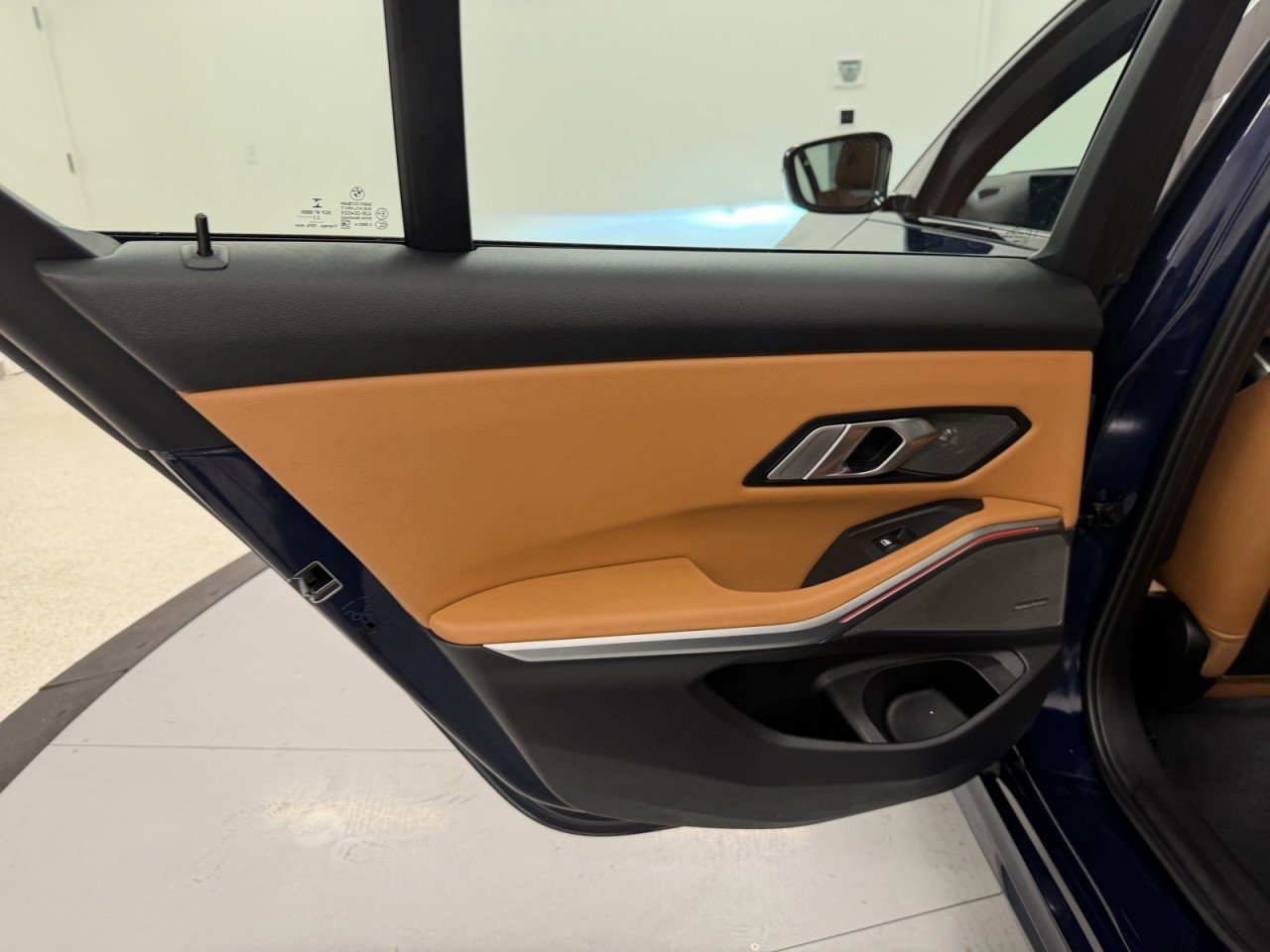 Used 2023 BMW 330i xDrive Sedan w/ M Sport Package image 23