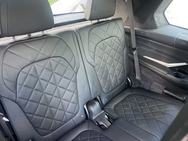 Used 2023 BMW X7 xDrive40i w/ M Sport Package image 26