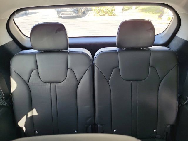 Used 2025 Kia Sorento S FWD image 14