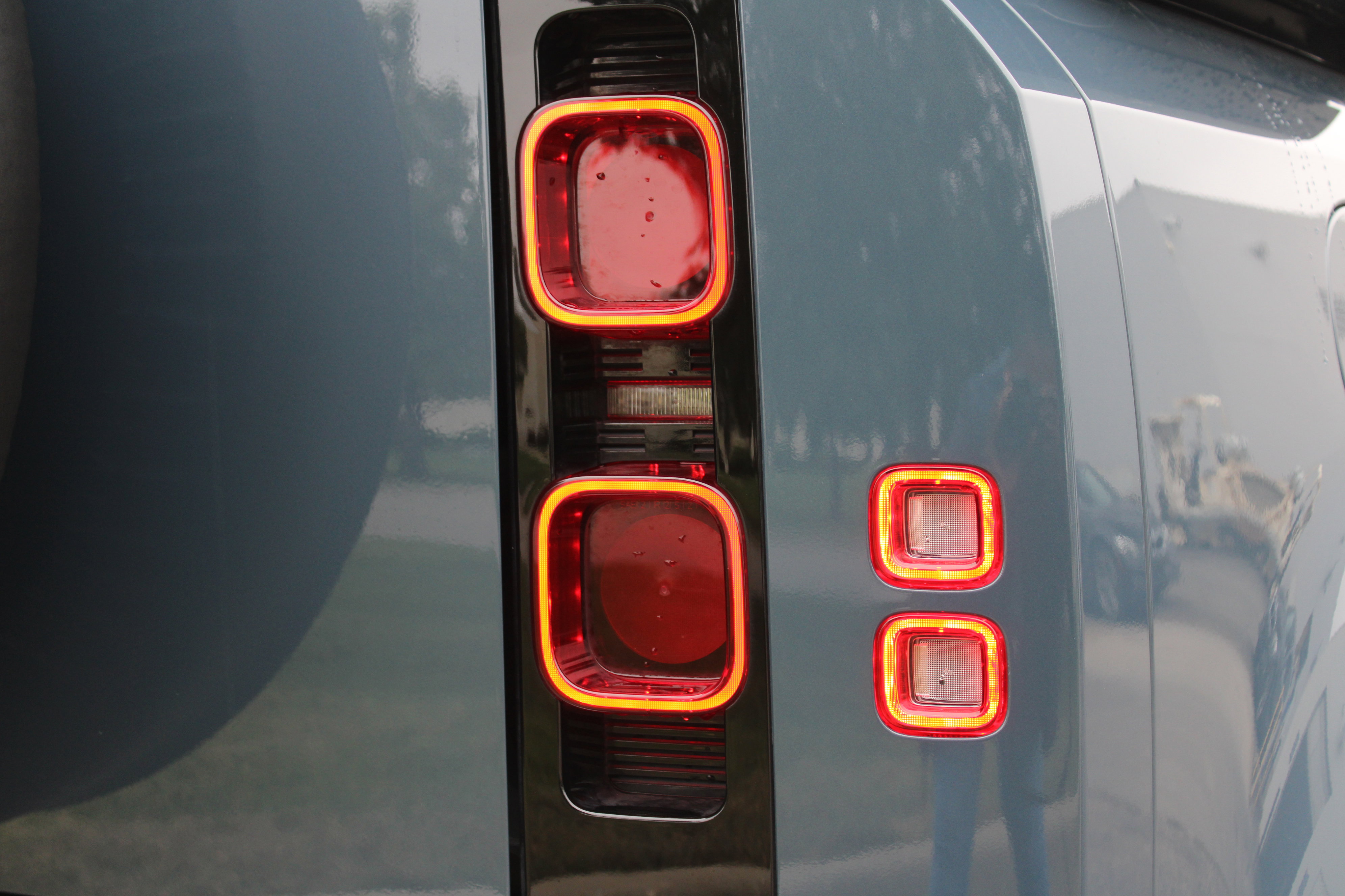 Used 2024 Land Rover Defender 110 S image 74