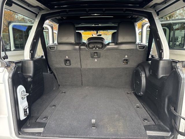Used 2022 Jeep Wrangler Unlimited Sahara w/ LED Lighting Group image 36