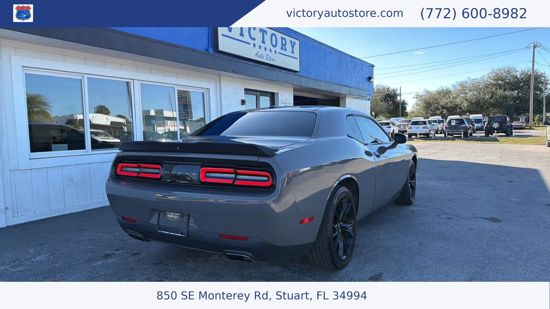 Used 2018 Dodge Challenger SXT w/ Blacktop Package RWD image 8