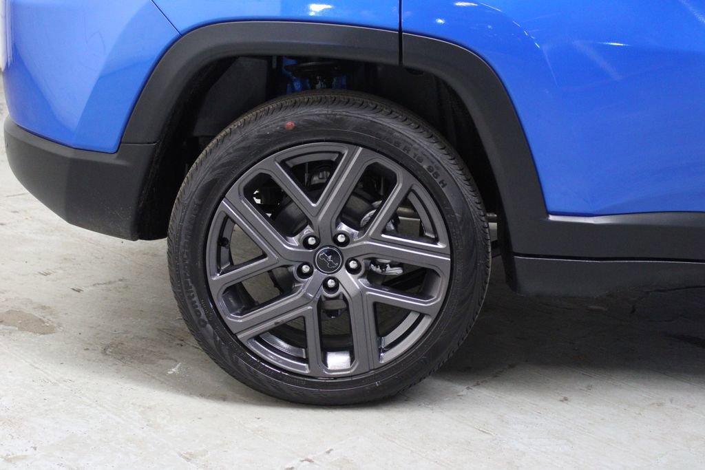 New 2026 Jeep Compass Limited image 32