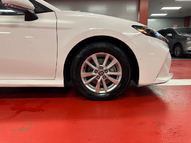 Used 2025 Toyota Camry LE FWD image 31