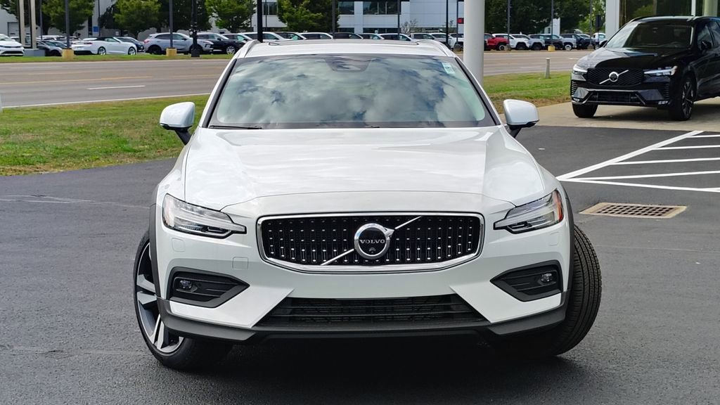 New 2026 Volvo V60 B5 Cross Country Plus w/ Protection Package Premier image 37