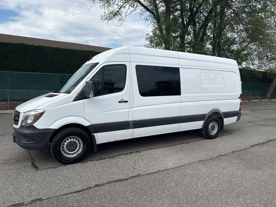 Used 2018 Mercedes-Benz Sprinter 2500 image 3
