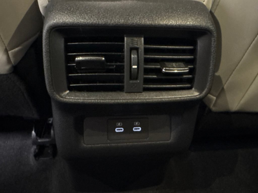 Used 2025 Nissan Murano SV AWD/4WD image 29
