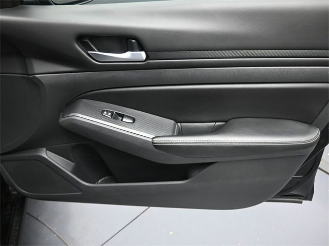 Used 2024 Nissan Altima 2.5 SV image 27