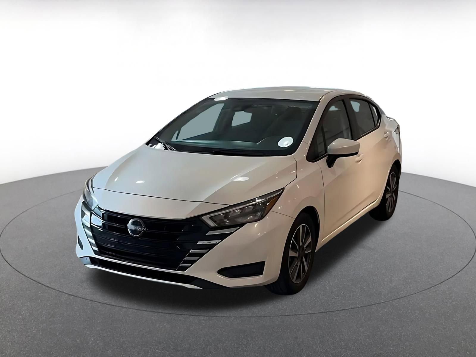 Used 2025 Nissan Versa SV image 7