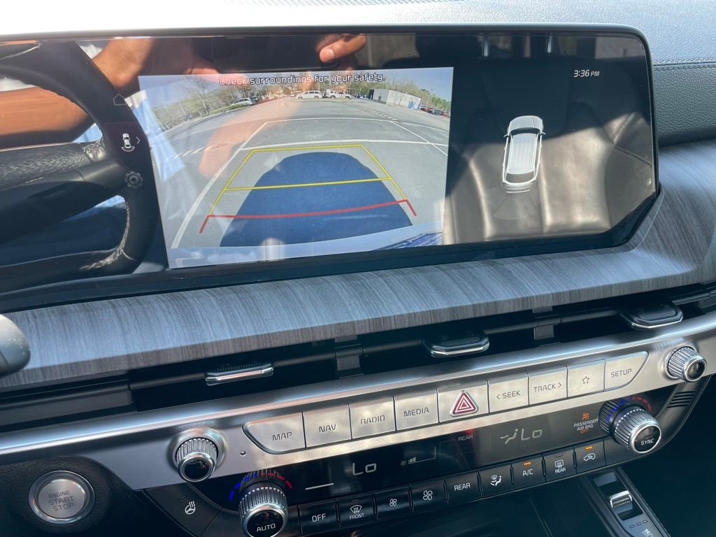 Used 2023 Kia Telluride EX w/ EX Captain's Chair Package image 17