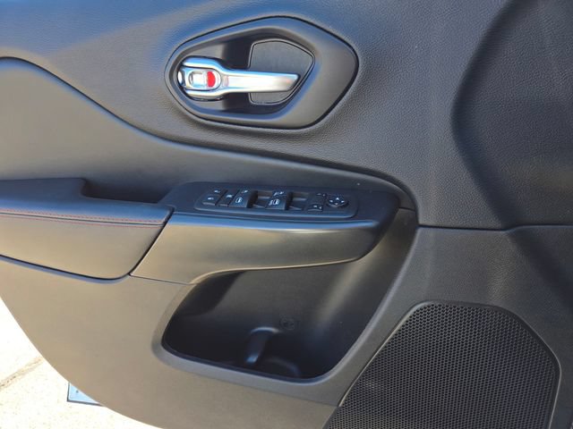 Used 2021 Jeep Cherokee Trailhawk AWD/4WD image 14