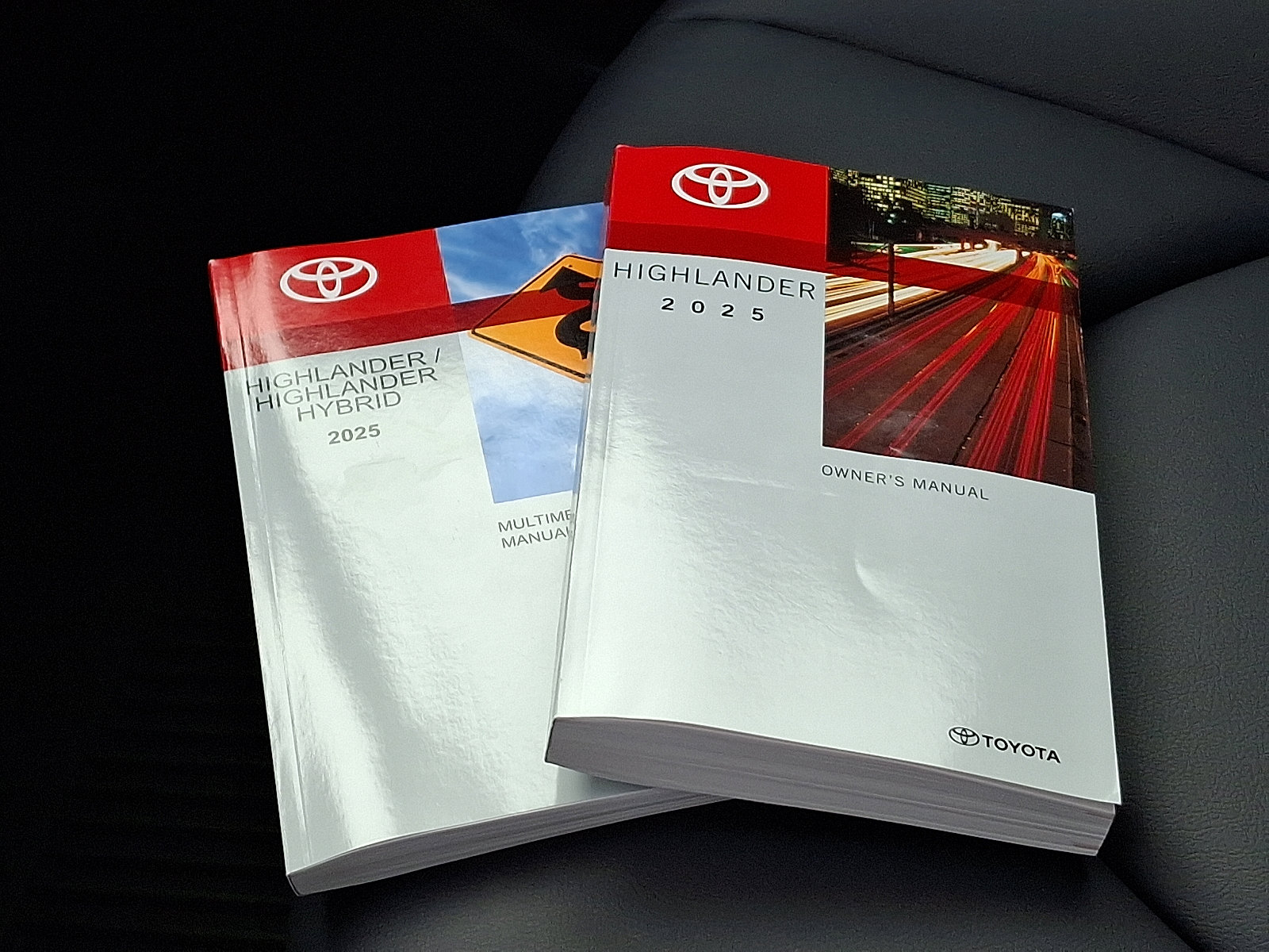 Certified 2025 Toyota Highlander XLE image 28