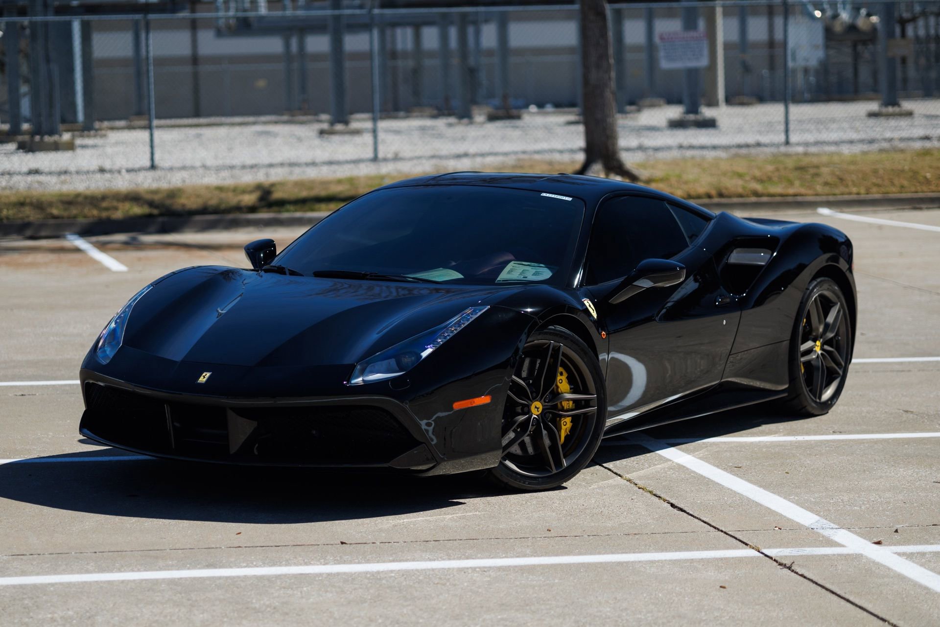 Used 2017 Ferrari 488 GTB image 2