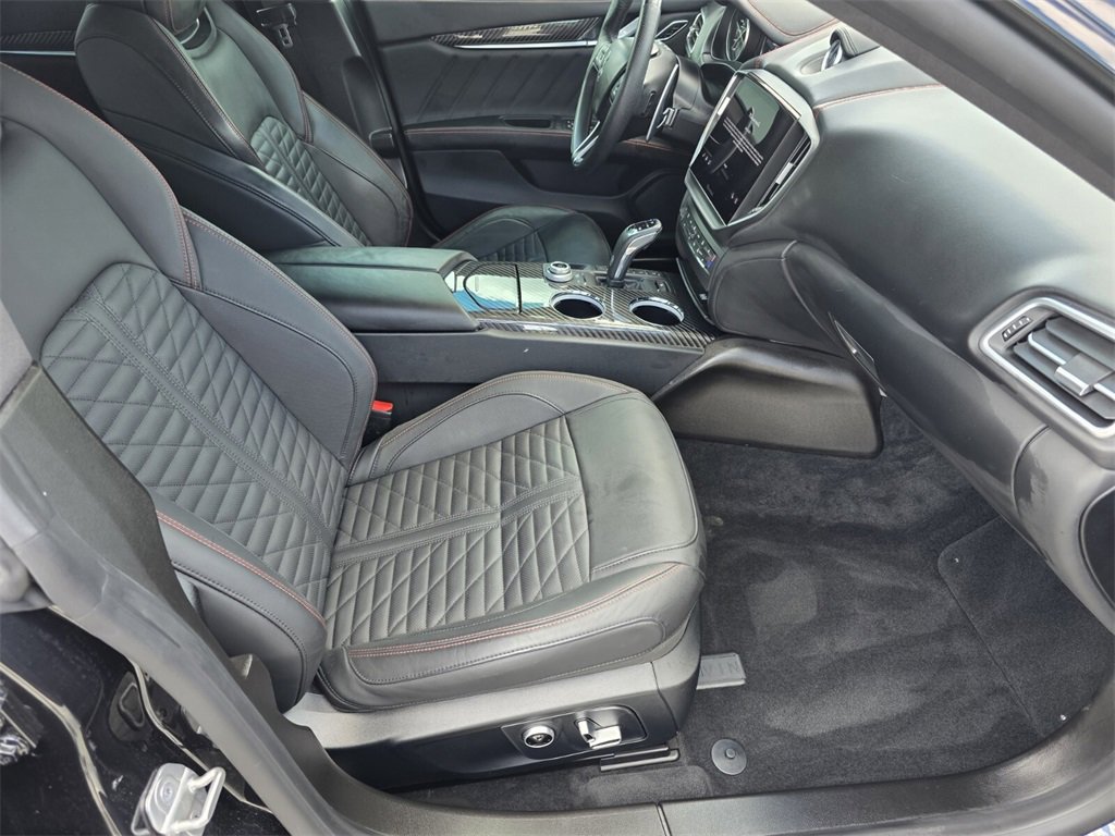 Used 2023 Maserati Ghibli Trofeo image 33
