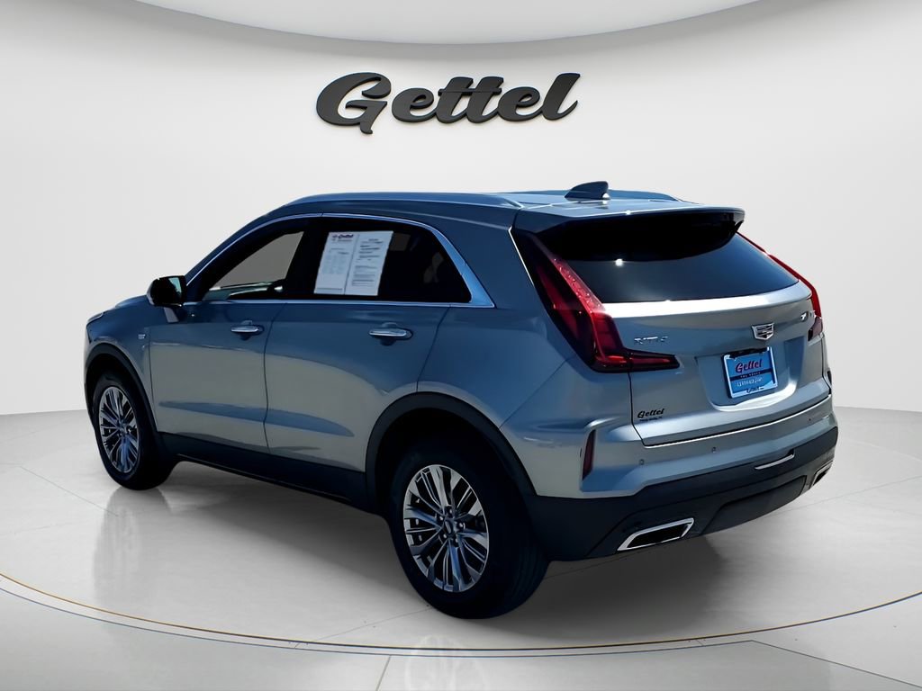 Used 2025 Cadillac XT4 Premium Luxury image 3