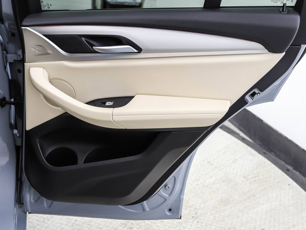 Certified 2025 BMW X4 xDrive30i image 25