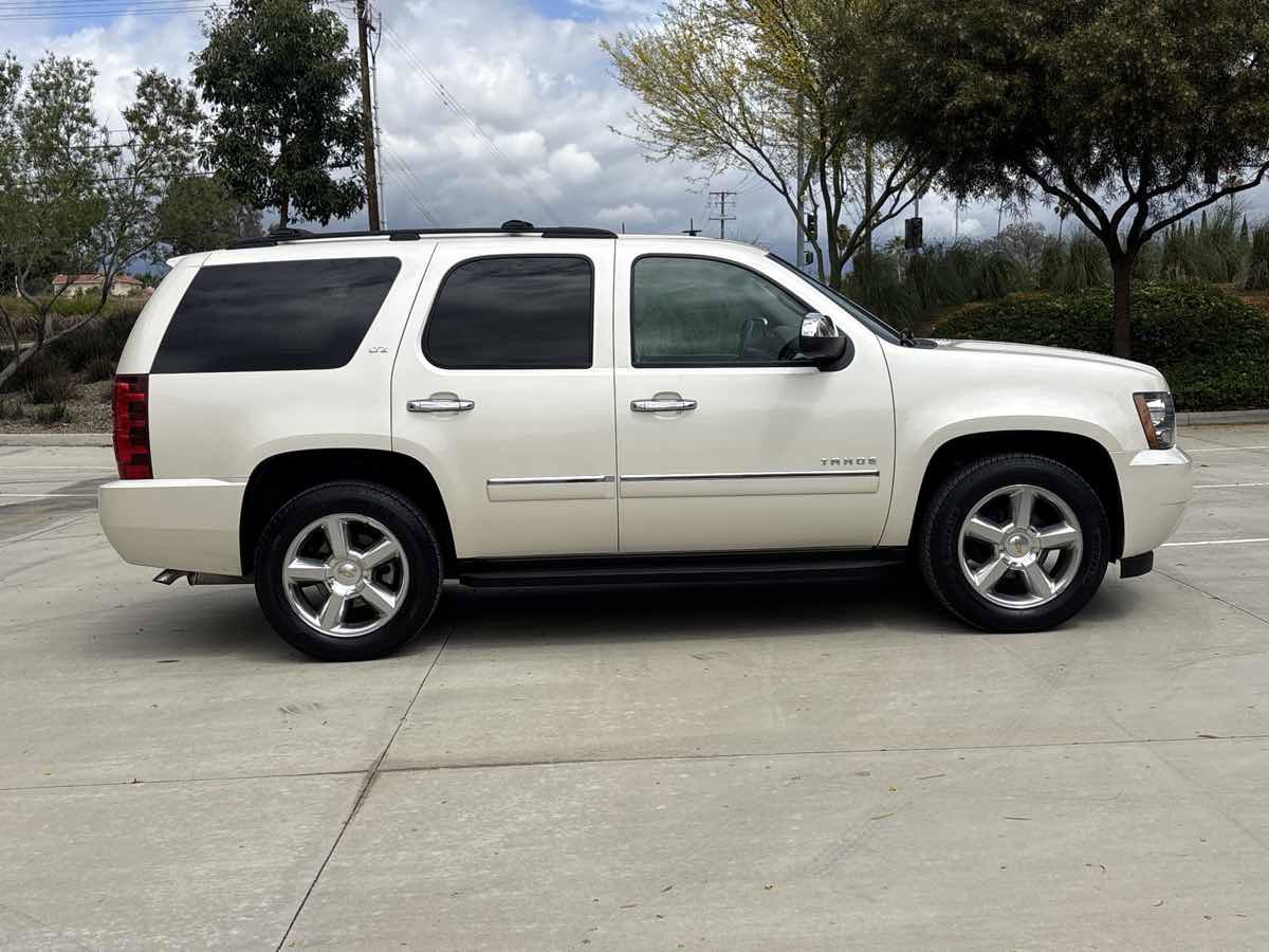 Used 2013 Chevrolet Tahoe LTZ image 2