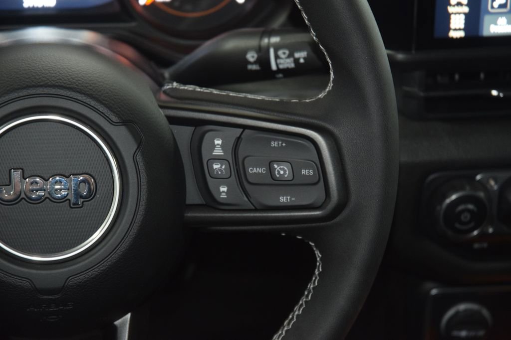 Used 2025 Jeep Gladiator Willys image 37