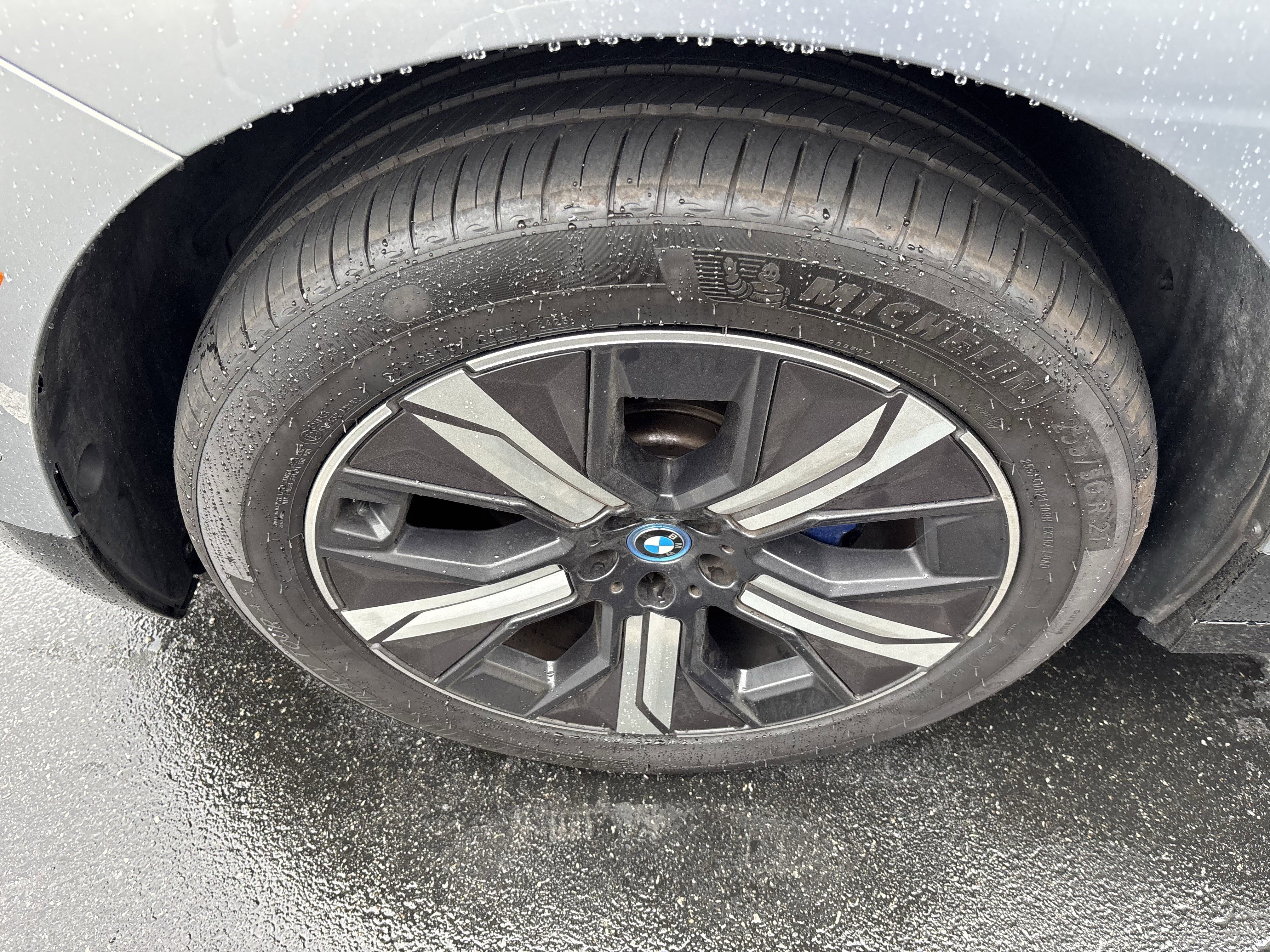Certified 2024 BMW iX xDrive50 w/ Premium Package AWD/4WD image 29