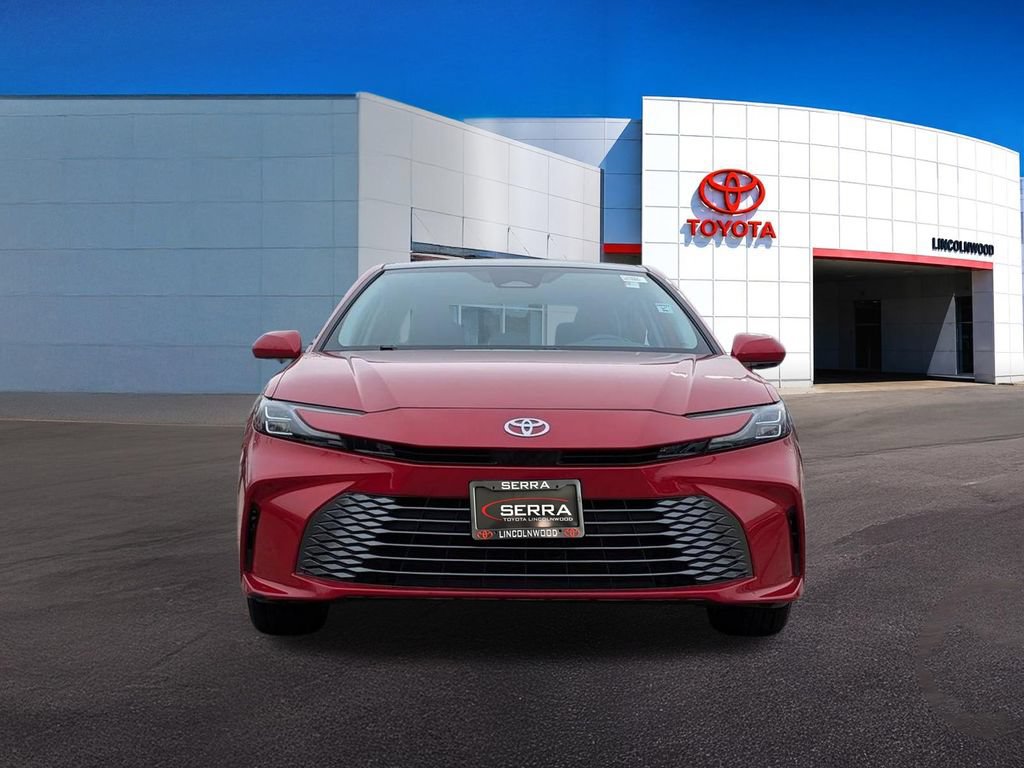 Used 2025 Toyota Camry XLE AWD/4WD image 2