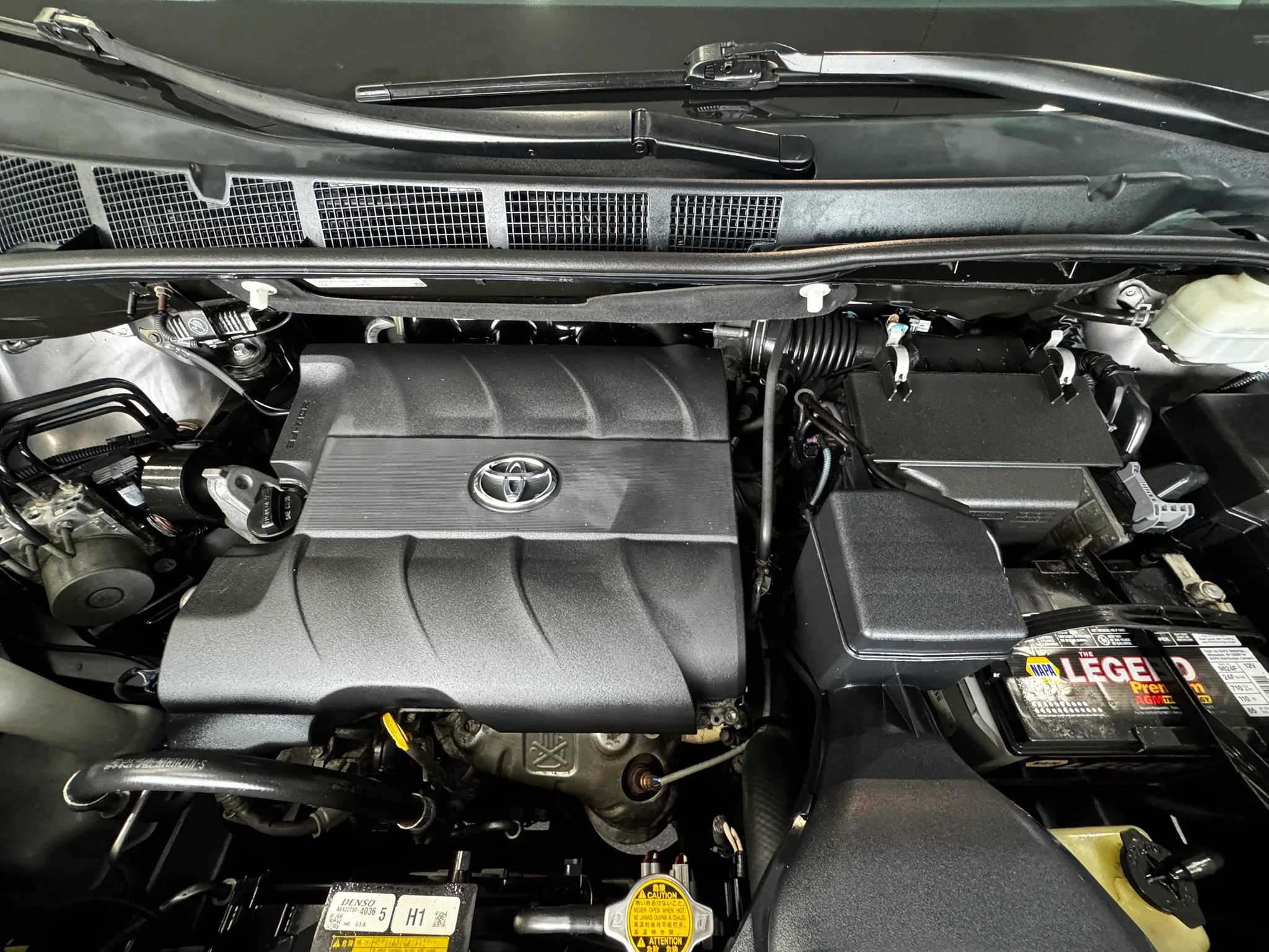 Used 2013 Toyota Sienna SE FWD image 40