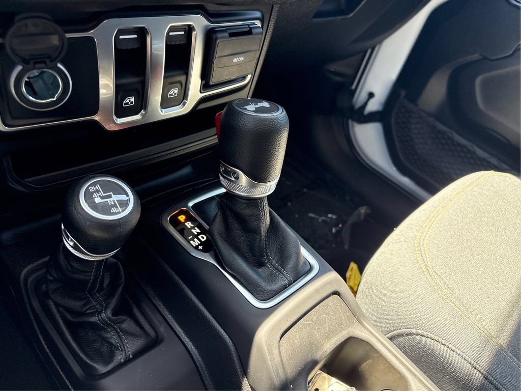 Used 2025 Jeep Wrangler Sport AWD/4WD image 44
