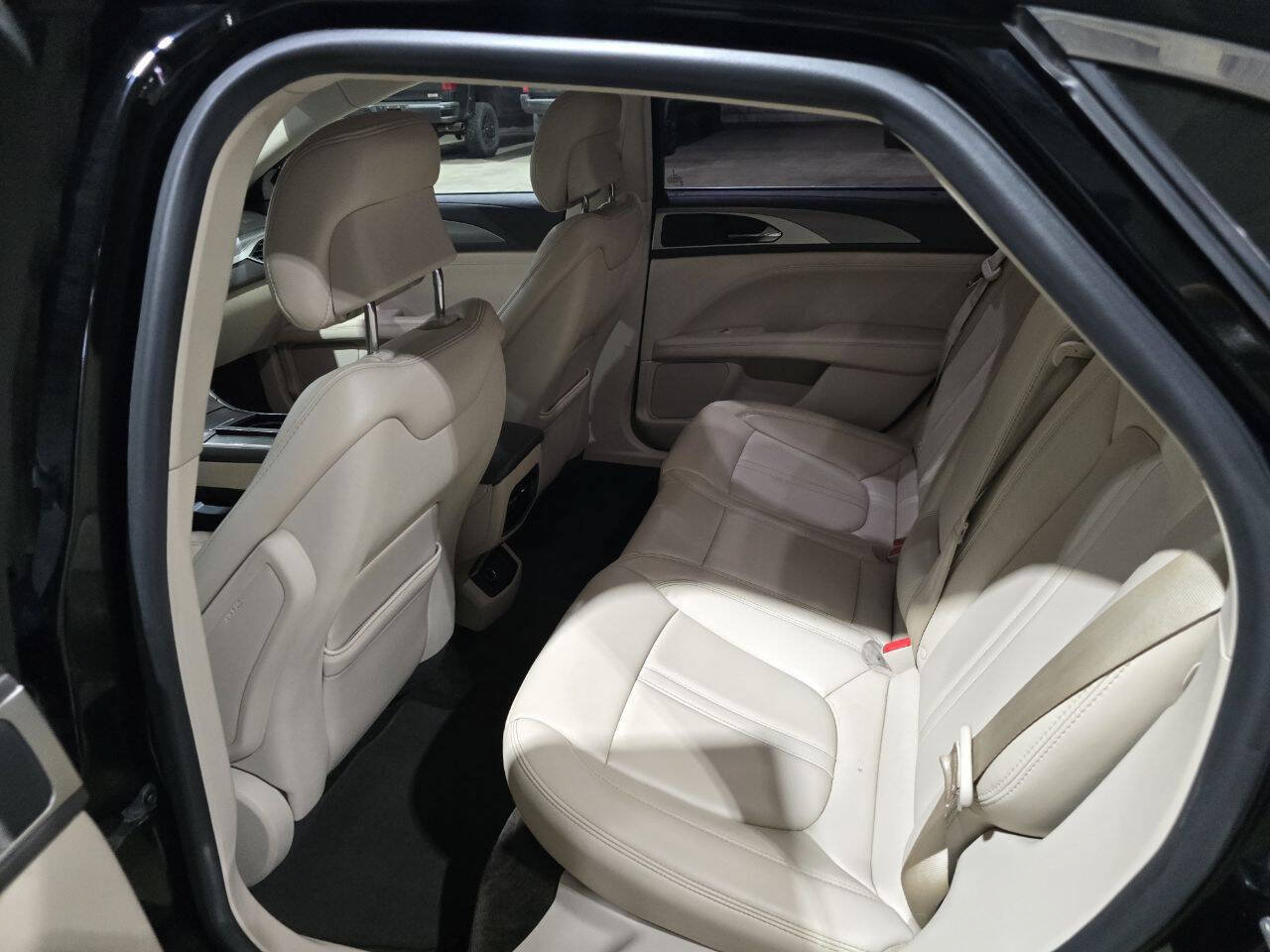 Used 2017 Lincoln MKZ Premiere FWD image 29
