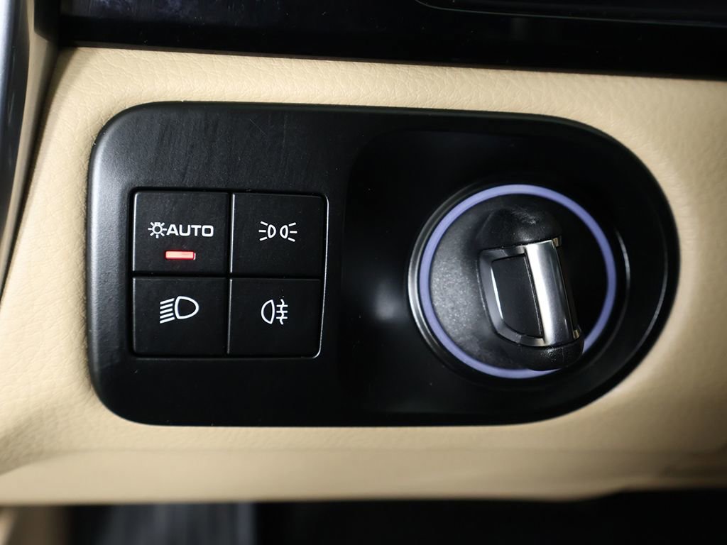 Used 2023 Porsche Cayenne AWD/4WD image 45