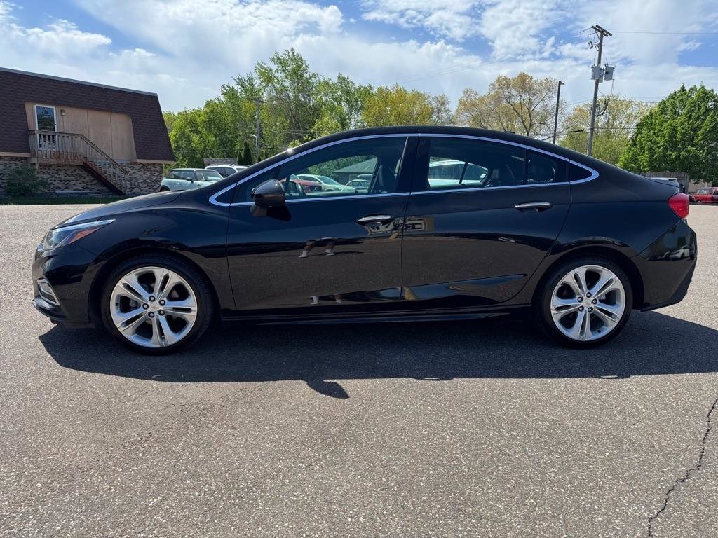 Used 2017 Chevrolet Cruze Premier FWD image 9