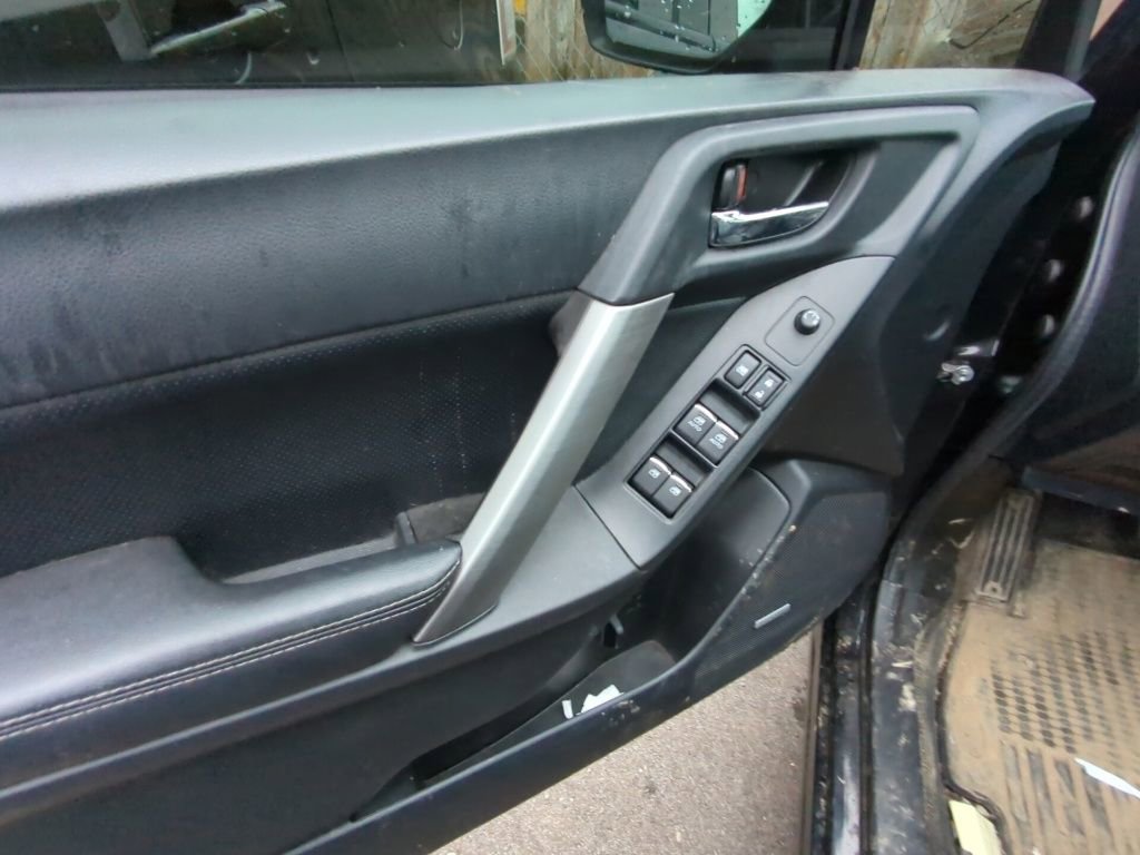 Used 2017 Subaru Forester 2.5i Limited image 8